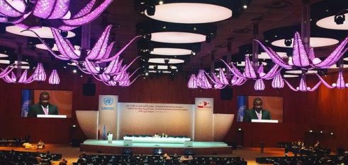 Важливість розвитку систем безоплатної правової допомоги визнано у заключній Декларації 13-го Конгресу ООН з попередження злочинності та кримінального правосуддя