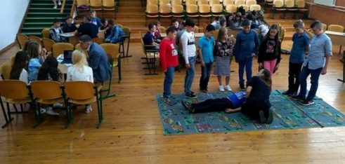 У Чернівцях школярів навчали і як життя врятувати, і як свої права відстояти