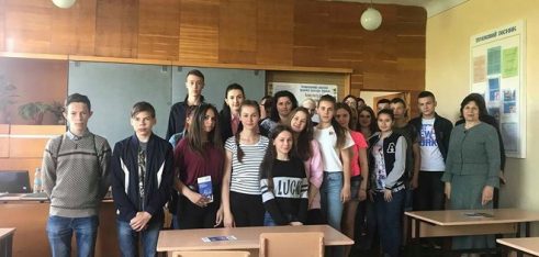 Як заробити перші гроші і не залишитись ошуканим