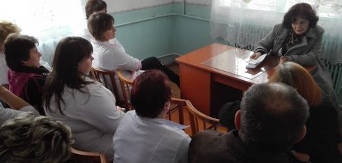 Мешканців селища Залізці проконсультували якій категорії жінок надається додаткова соціальна відпустка