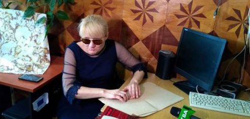 На Буковину вперше надійшли буклети про права людей шрифтом Брайля
