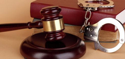 Зміна кваліфікації дій підозрюваного та більш м’яке покарання за рішенням суду – справа правника з  Дніпропетровська