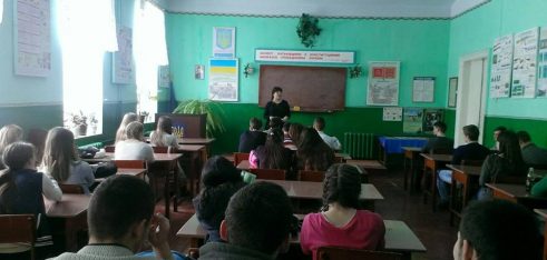 Про адміністративну та кримінальну відповідальність неповнолітніх розповіли в Підволочиській загальноосвітній школі