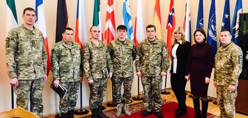 Про соціальний та правовий захист військовослужбовців говорили на круглому столі в Києві