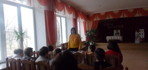 Учні Чортківської школи–інтернат дізналися як має поводитися неповнолітній, якщо його затримав поліцейський