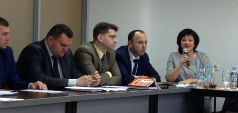 У Чернігові відбувся круглий стіл за участі адвокатів, суддів та прокурорів