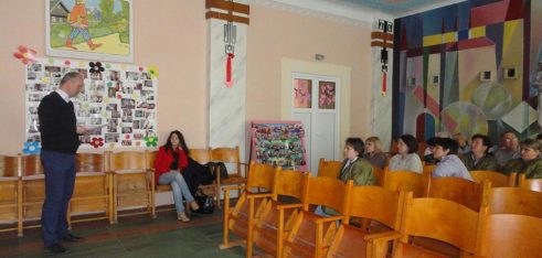 Колектив Петриківського дитячого будинку-інтернат дізнався що таке безоплатна правова допомога