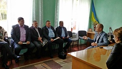 Зустріч директора Кельменецького місцевого центру з надання безоплатної вторинної правової допомоги Ігоря Усатого з головами сільських рад Кельменецького району.