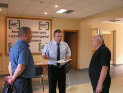 Робоча зустріч в.о. директора  Вижницького МЦ з наданння безоплатної вторинної правової допомоги Юрія Сележана з головами сільських рад с.Мілієве та с.Чорногузи.