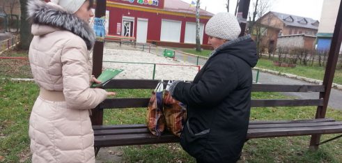 Працівники Шепетівського місцевого центру в рамках проведення Всеукраїнського тижня права провели консультування громадян на вулицях міста