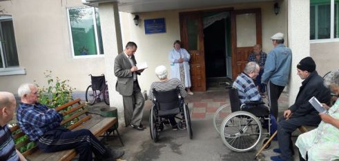 Низку виїзних прийомів громадян провели працівники Старокостянтинівського місцевого центру з надання БВПД