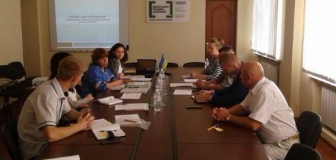 Про ефективну комунікацію та підготовку планів роботи місцевих центрів говорили у Хмельницькому