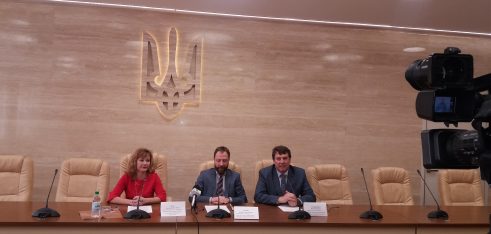 Застереження для громадських формувань