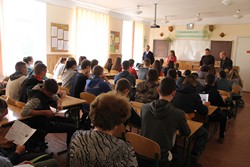 Про правила спілкування з поліцією інформуємо випускників загальноосвітніх навчальних закладів області