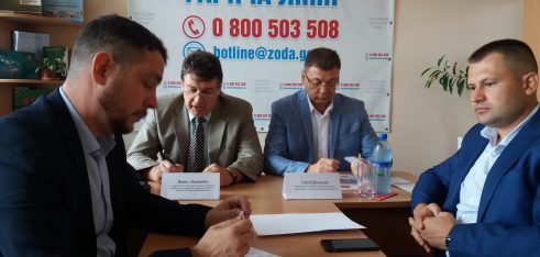 Завдяки телефонній «гарячій» лінії мешканці Запорізької громади знаходять відповіді на наболілі питання правового характеру