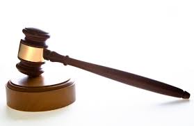 Рішення суб’єкта владних повноважень про передачу у власність земельної ділянки оскаржується у порядку цивільного судочинства і є спором про право (ВСУ від 29 березня 2017р. у справі № 21-3412а16)