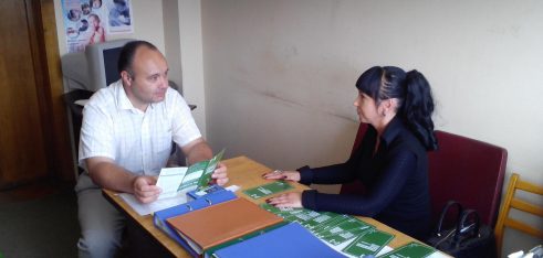 Утримання батьками повнолітніх дітей і допомога на дітей одиноким матерям: консультації громадян у райдержадміністрації та сільській раді