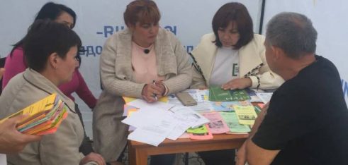 Мобільний інформаційний пункт завітав у селища Товсте та Заводське