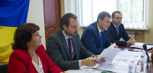 На Хмельниччині проходять зустрічі із адвокатами та командами центрів з надання БВПД