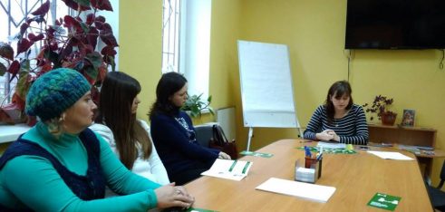 Працевлаштування за трудовим та цивільно-правовим договорами: обговорення на засіданні жіночого клубу