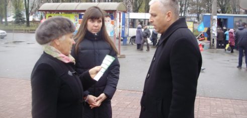 Чернігівським місцевим центром продовжується “вуличне” інформування населення м. Чернігова