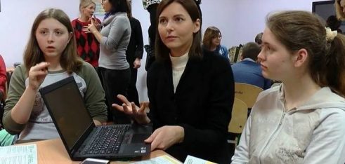 З нагоди Всеукраїнського тижня права для дітей з порушенням слуху у Чернівцях організували незвичний захід