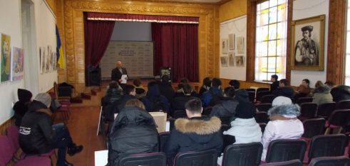 Про  способи захисту від шахрайства з платіжними картками розповіли студентам