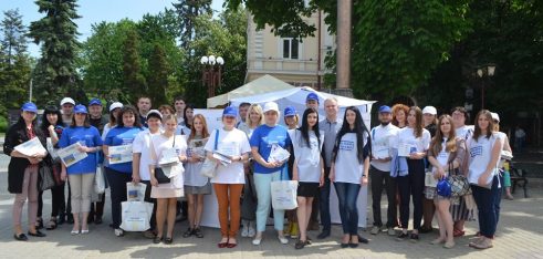 Мобільний пункт консультування працював на центральній площі міста Тернополя