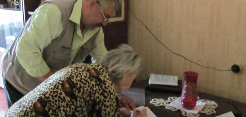 Фахівці Шосткинського  місцевого центру з надання БВПД надали адресну правову допомогу