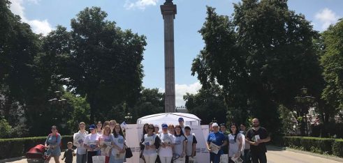 Мобільний пункт консультування працював на центральній площі міста Тернополя