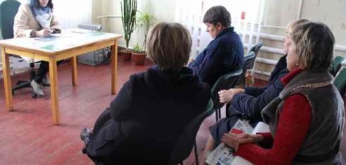 Інформування сільського населення про особливості сімейного та земельного права