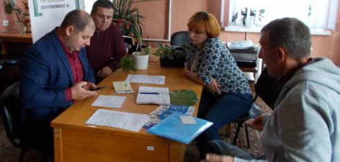 Підвищення рівня правової обізнаності внутрішньо переміщених осіб