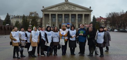 Мобільний пункт консультування працював на центральній площі міста Тернополя