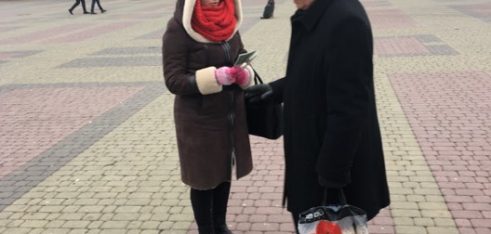 Мобільний пункт консультування працював на центральній площі міста Тернополя