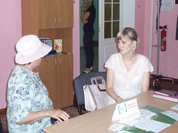 Для людей з обмеженими фізичними можливостями працював мобільний пункт консультування