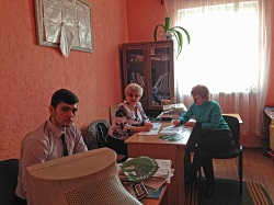 Правники Сарненського місцевого центру консультували громадян у віддалених населених пунктах