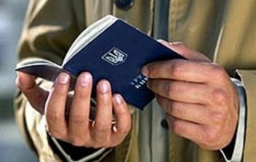 Як бути внутрішньо переміщеній особі, коли трудова книжка залишилася у попереднього роботодавця в зоні антитерористичної операції (АТО)?