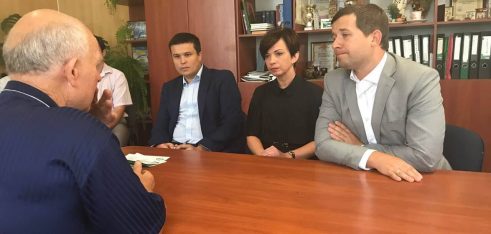 Радник Міністра юстиції консультував громадян в рамках роботи мобільного пункту доступу до БПД на Здолбунівщині