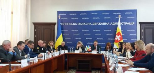 Об’єднання зусиль для запобігання дискримінації та надання правової допомоги постраждалим від домашнього насильства та торгівлі людьми