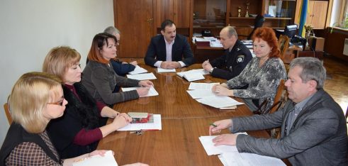 Як забезпечити здорове та активне довголіття населення говорили в обласній адміністрації