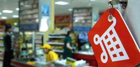 Чи зобов’язаний покупець залишати особисті речі в камері схову супермаркету?