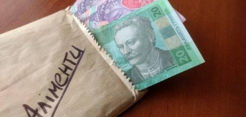 Несумлінному батьку збільшили розмір аліментів та призначили пеню
