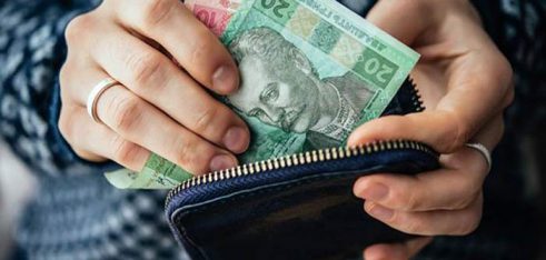 Переїзд до іншої країни – не привід скасовувати соціальну допомогу на дитину