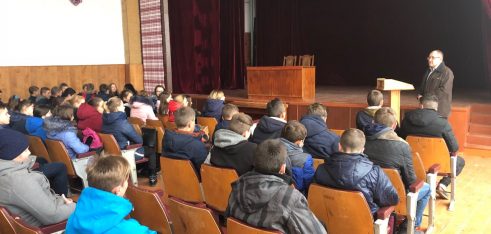 Про захист прав неповнолітніх розповіли учням Почаівського ВПУ на Кременеччині