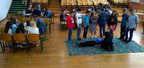 У Чернівцях школярів навчали і як життя врятувати, і як свої права відстояти
