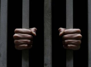 Мінімально можливий грошовий штраф замість позбавлення волі – результат захисту малолітнього підсудного адвокатом з Рівного