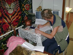 Дубенський місцевий центр надав адресну допомогу інваліду, видавши соте доручення