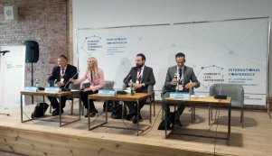 Посилення правових можливостей людей та правових спроможностей громад