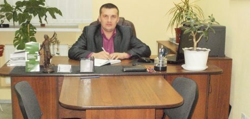 Адвокат довів, що особа діяла в стані необхідної оборони