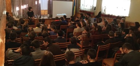 У Роздільній старшокласники дізналися про наслідки шкільного булінгу